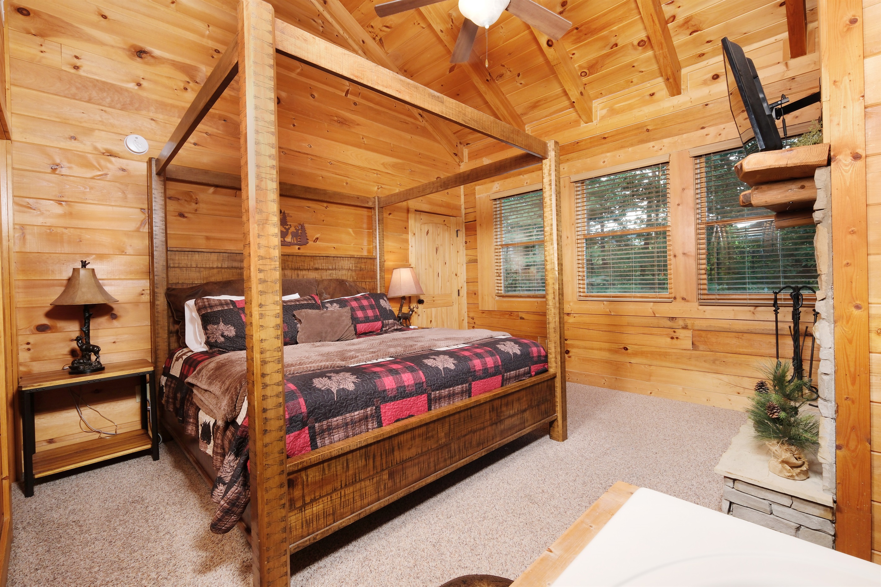 DEER ROOM KING UPPER