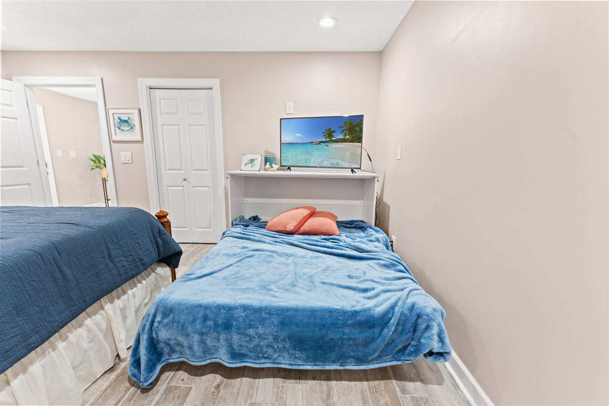 4th Guest Bedroom - Additional Murphy Bed Pull-out