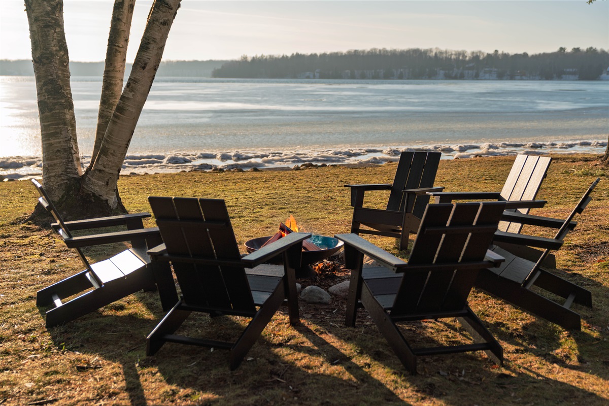 Circle around the firepit and enjoy an evening by the lake as the sun sets on the day. 