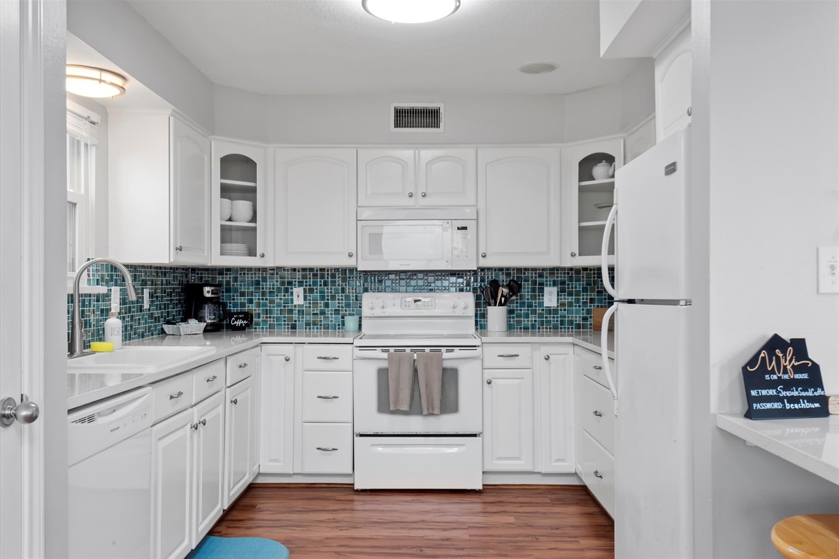 4b4f31e8012d4d0ab2977c375e89186a Large | Beachhouse | Texas | TX | Vacation Homes | Galveston | Crystal Beach | Kokomo | Breezy Days | Beachfront Elegance | Sunrise Serenity | Southern Sands Property Management, LLC