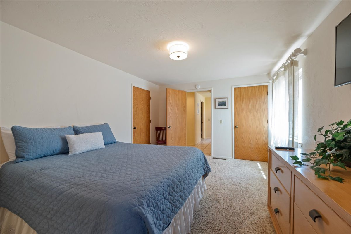 Queen Bed