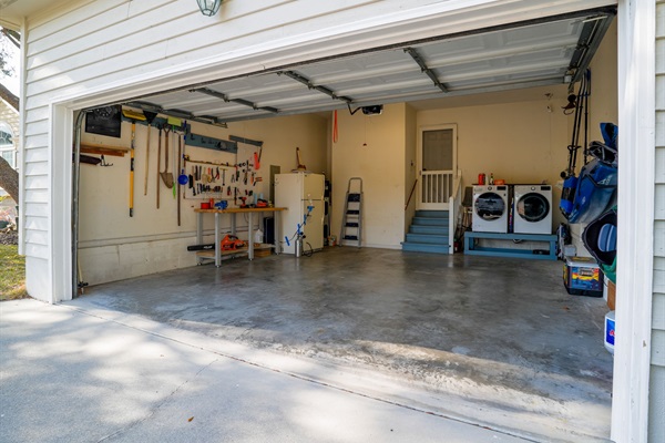 Garage, Laundry Facilities