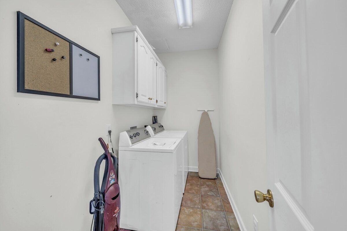 Laundry washer and dryer