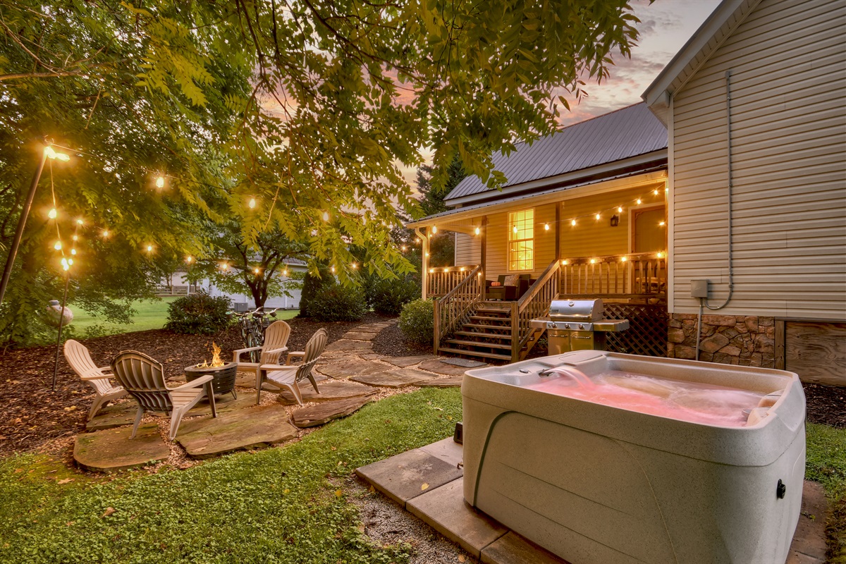 Evenings are better here&mdash;soak in the hot tub, grill dinner, and gather by the fire under the glow of string lights. It&rsquo;s your own private backyard escape near downtown Blue Ridge.