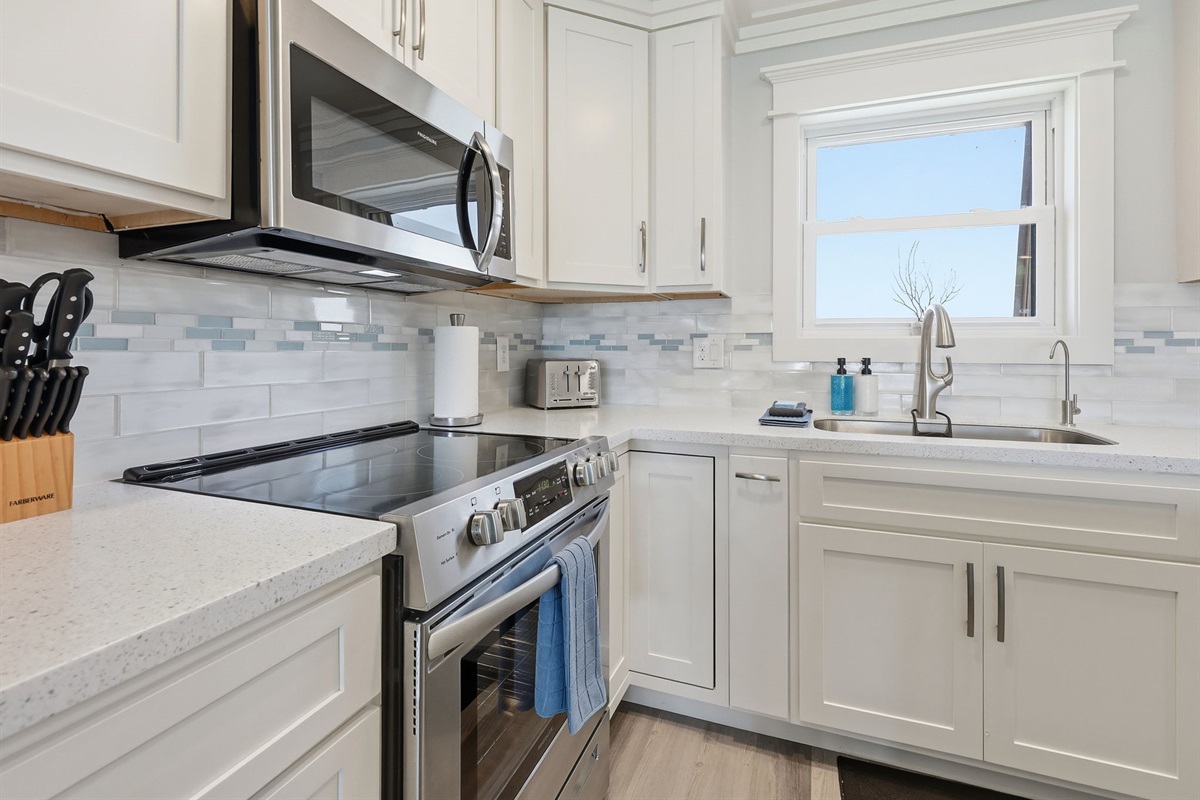 Stainless steel appliances and thoughtful coastal details