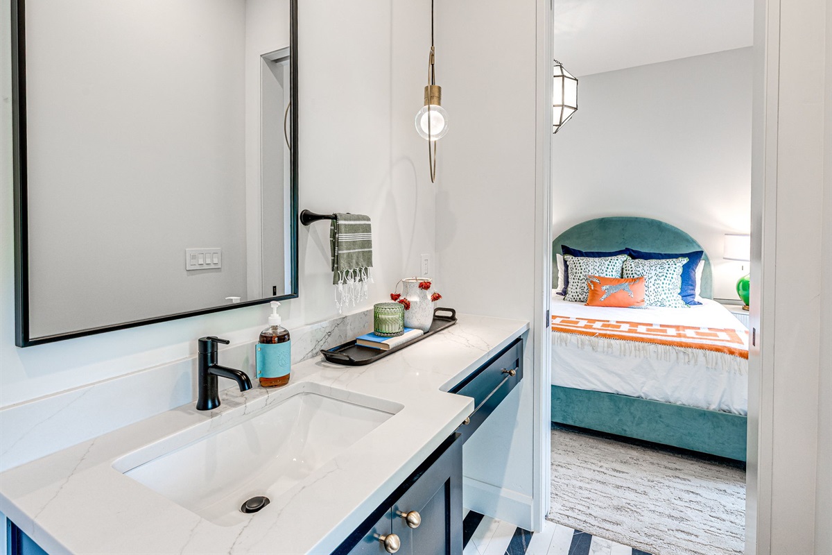 Guest Bed & Bath 2