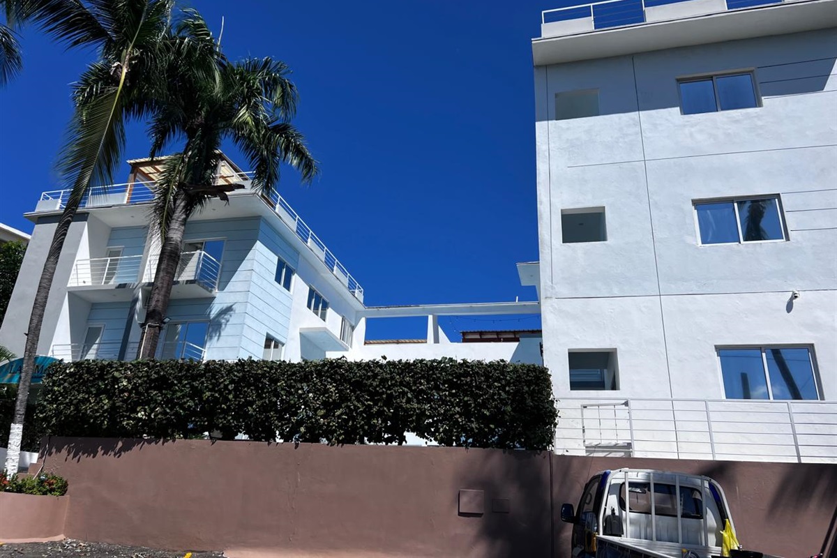 exterior front of buildind