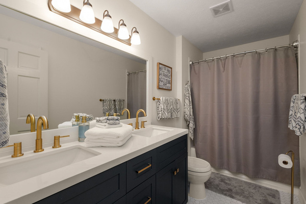 Irish Ivy Retreat | 2BR Near Notre Dame, photo 15