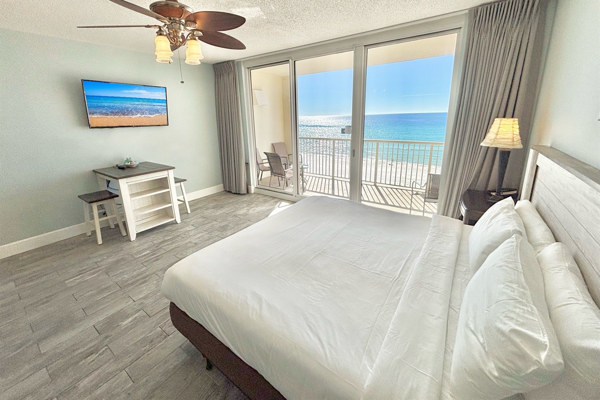 Wake up to a view of the Gulf!