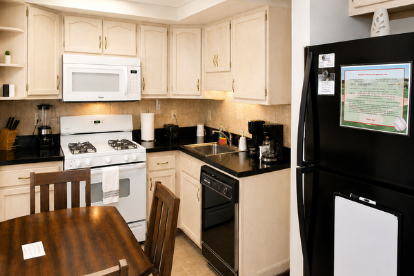 Eat in kitchen with a full size refrigerator with automatic icemaker and dishwasher.