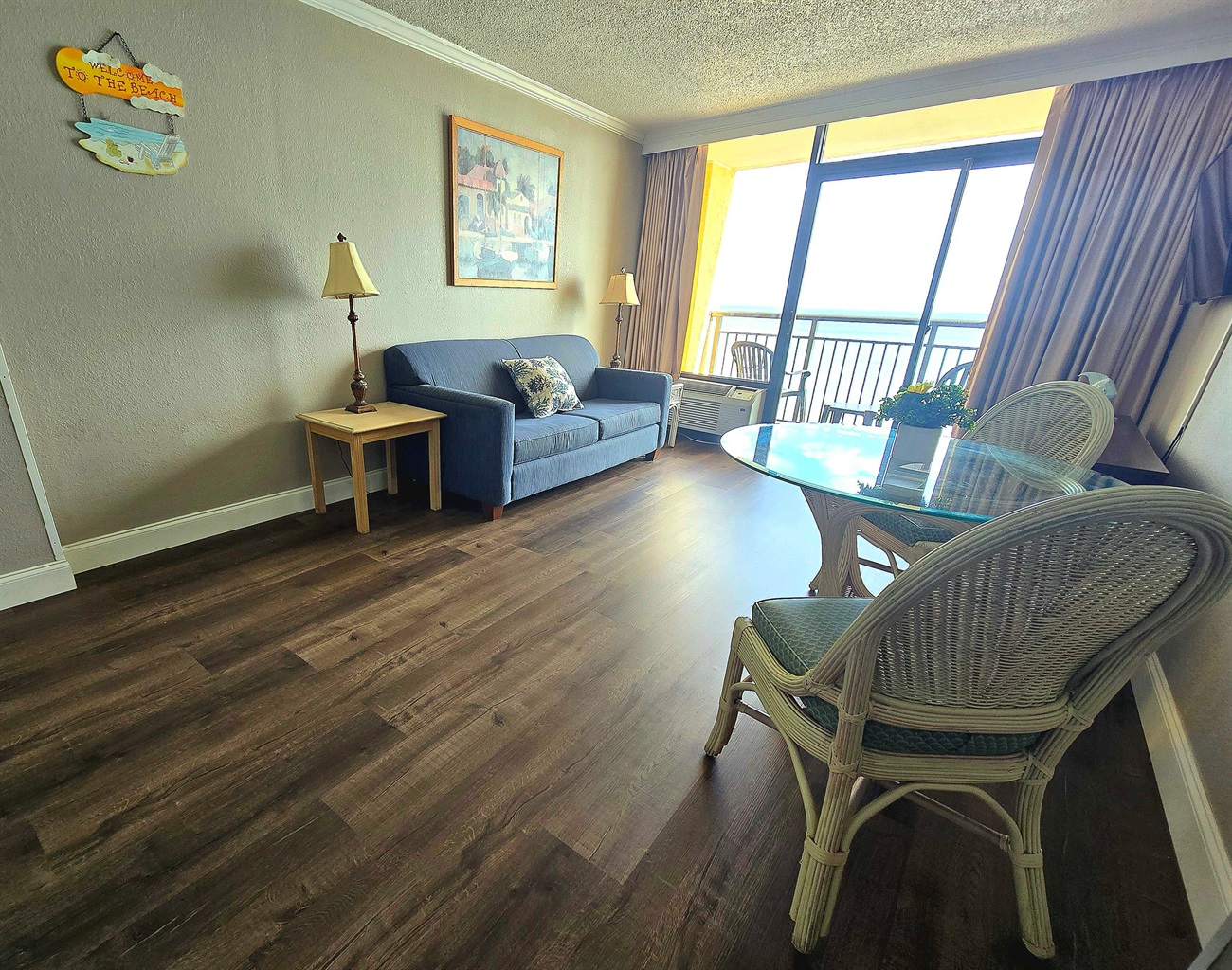 Spacious living room perfect for relaxing and unwinding.