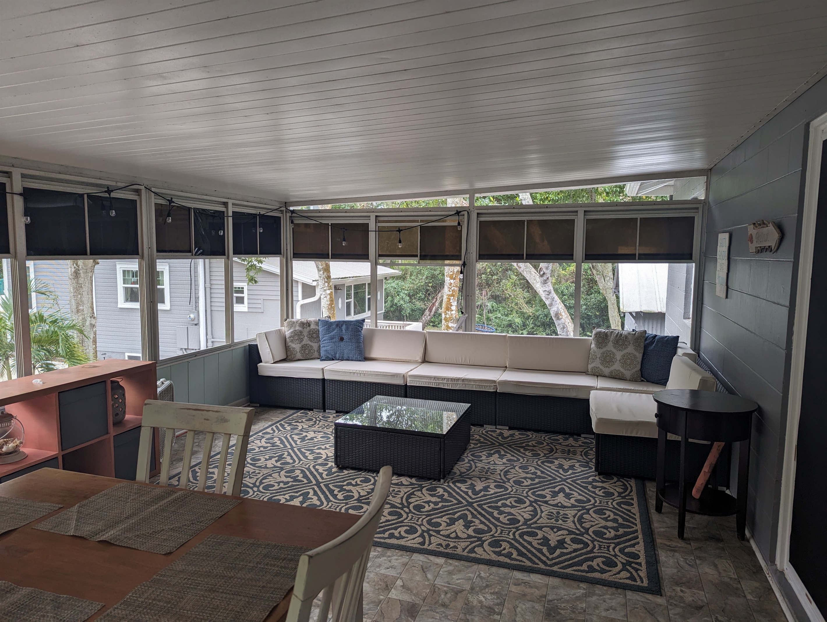 Outside porch (Apartment)
