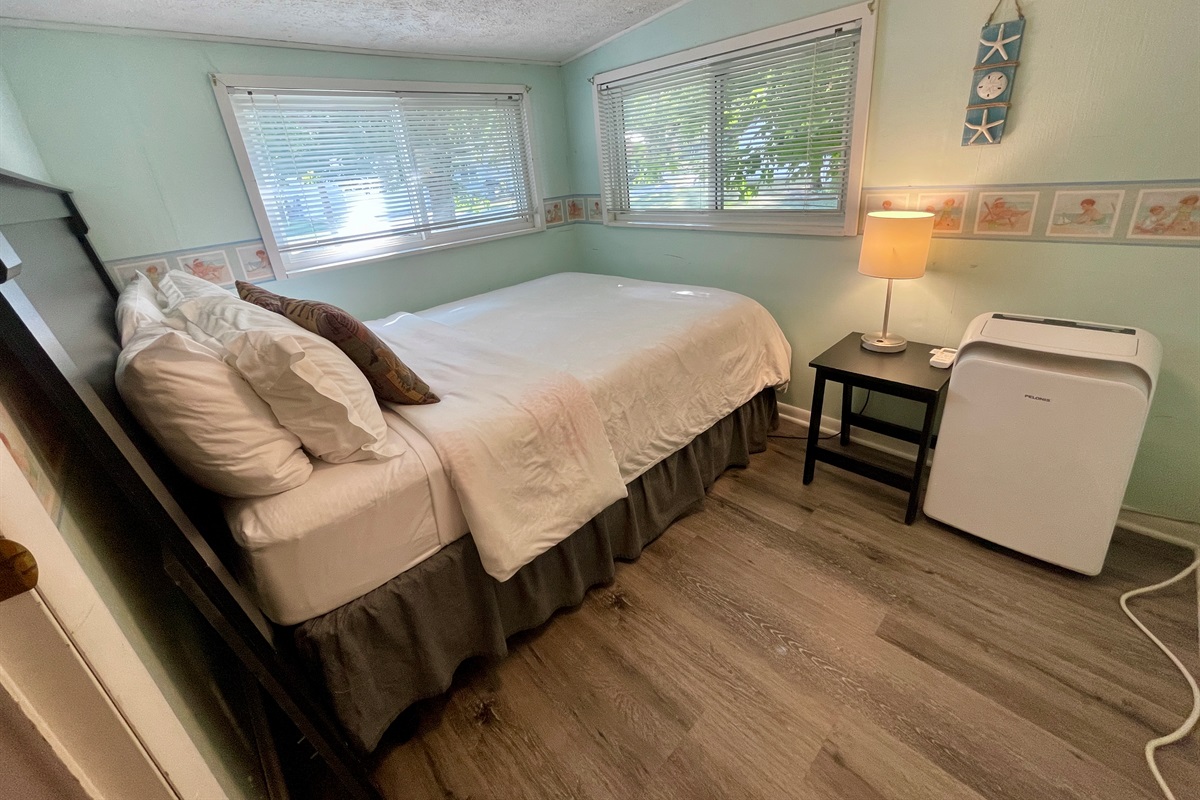 Full bed with portable AC
