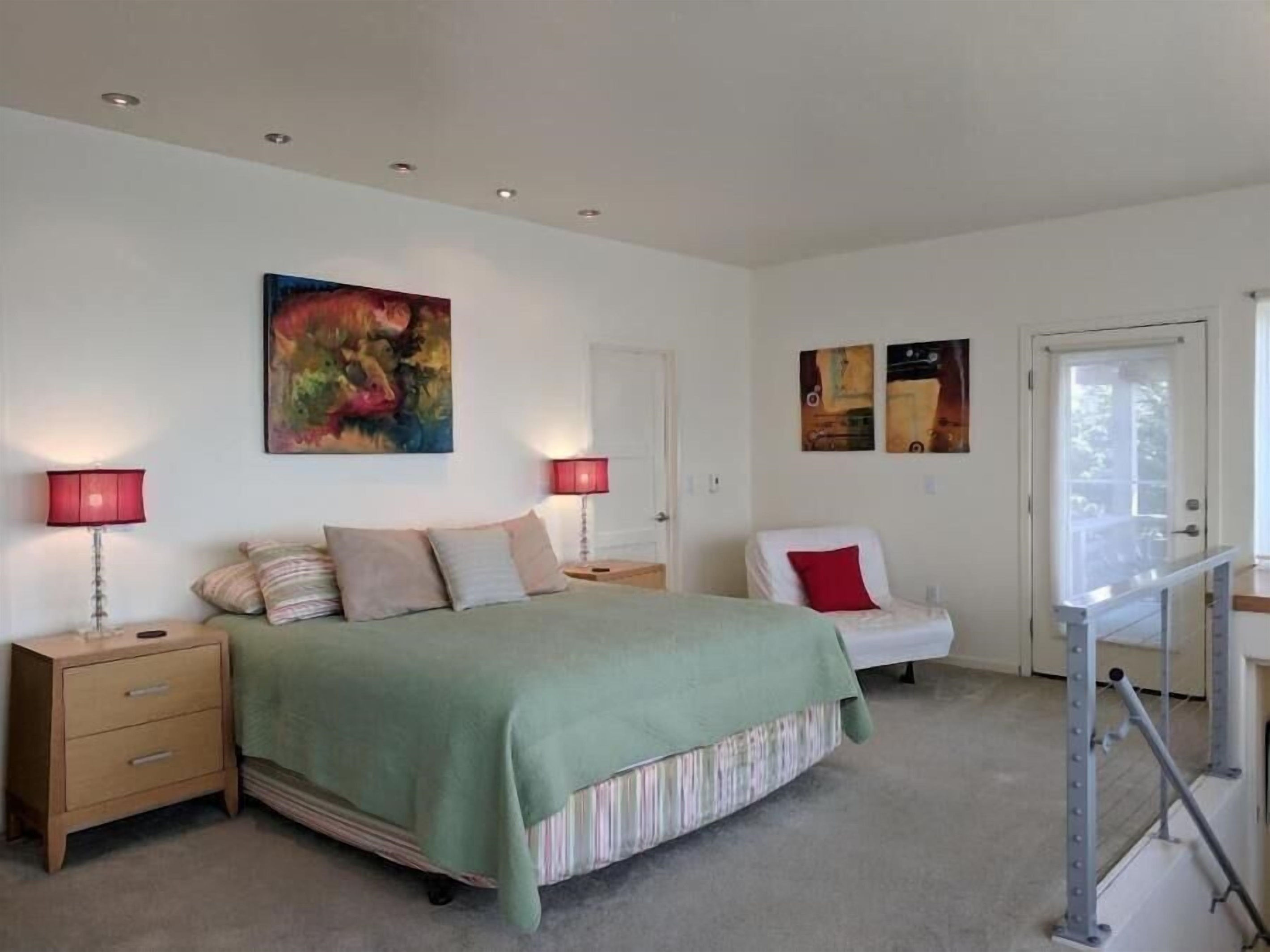 primary bedroom with ensuite