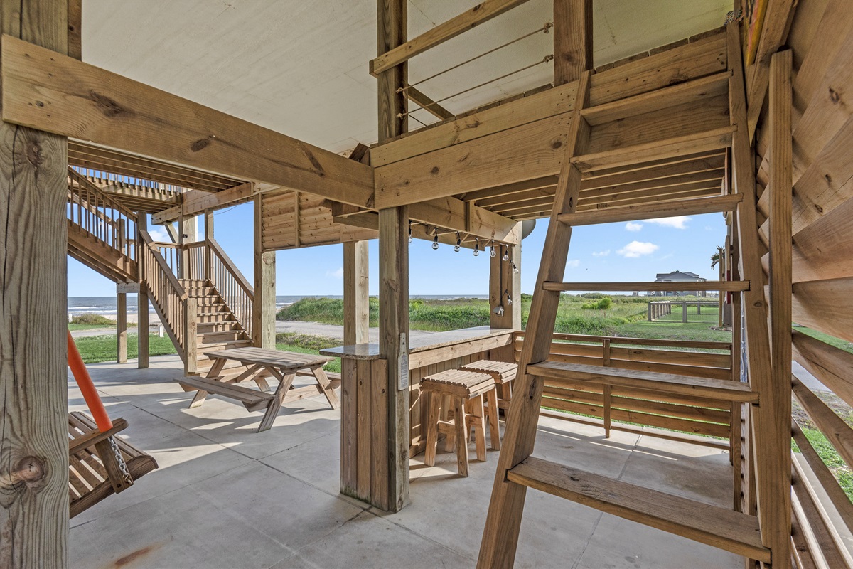 4bbb99e16c5940dfba120b5f4aeea867 Large | Beachhouse | Texas | TX | Vacation Homes | Galveston | Crystal Beach | Kokomo | Breezy Days | Beachfront Elegance | Sunrise Serenity | Southern Sands Property Management, LLC