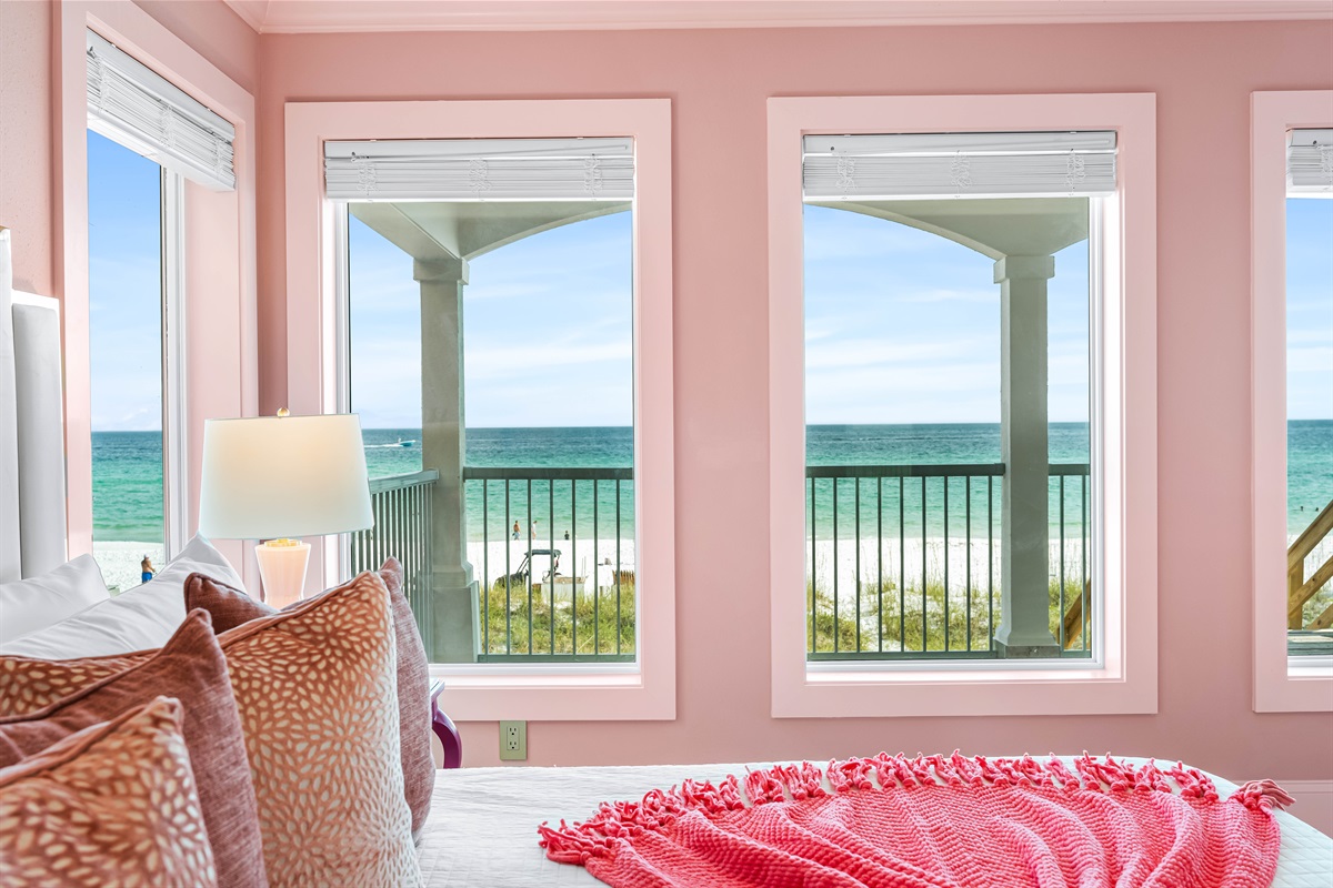 Beachfront Master Suite | First Floor