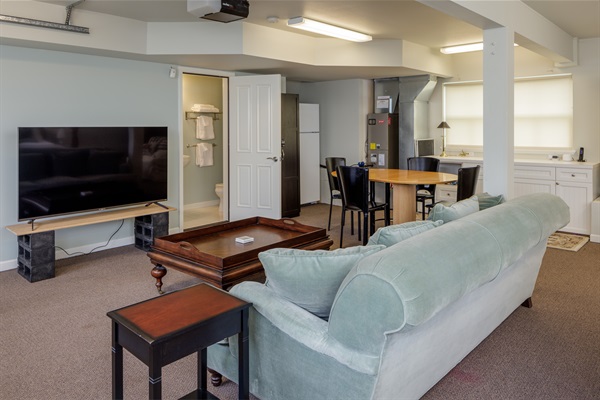 Extra Seating & Big Screen Smart TV