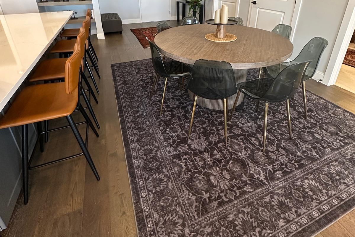 Dining Area - 8 Seats + 4 stools