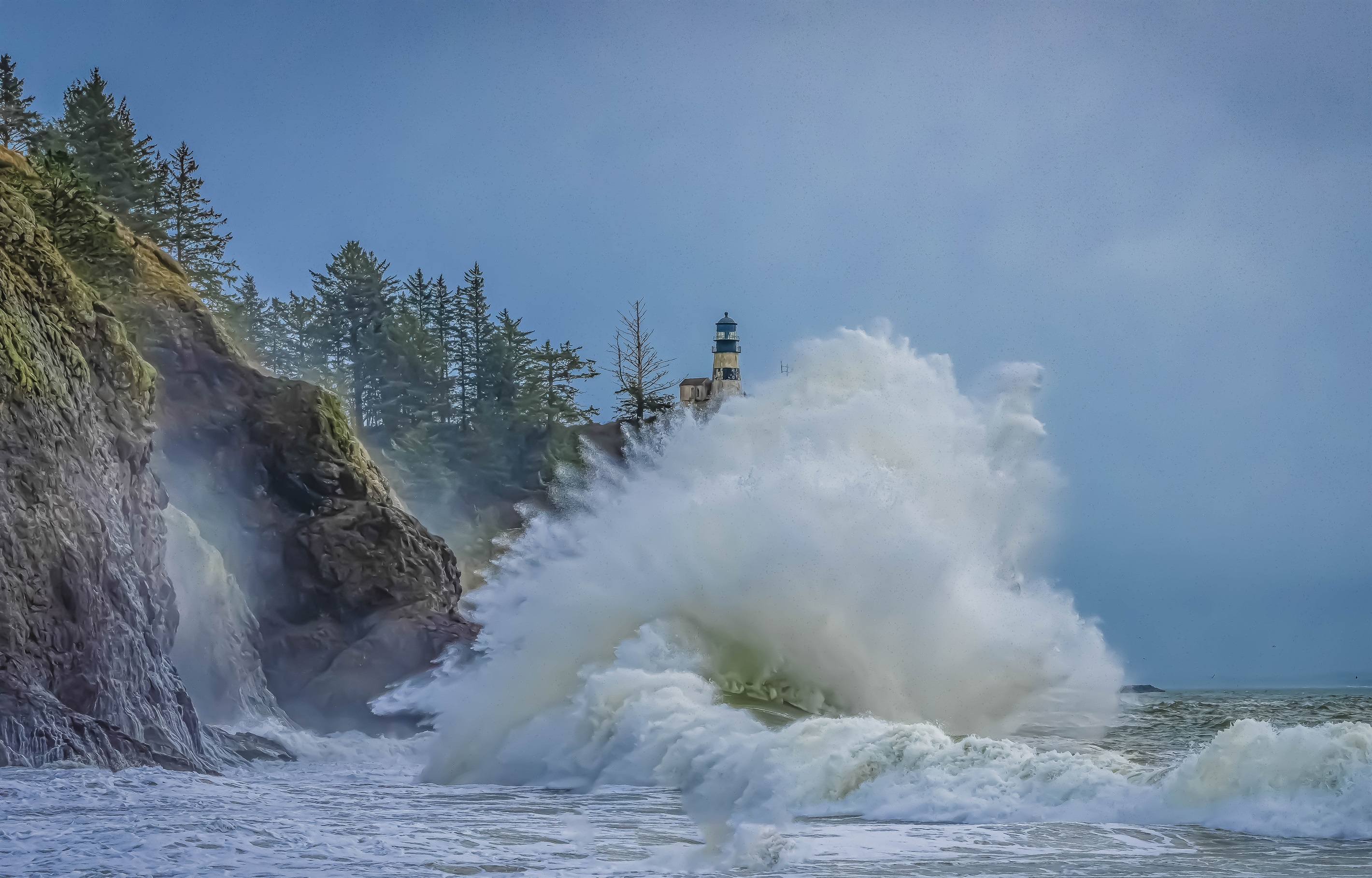 Cape Disappointment Lighthouse during King Tides! Another "must-see" while visiting the Long Beach Peninsula!  Check online for King Tides dates - they vary every year.