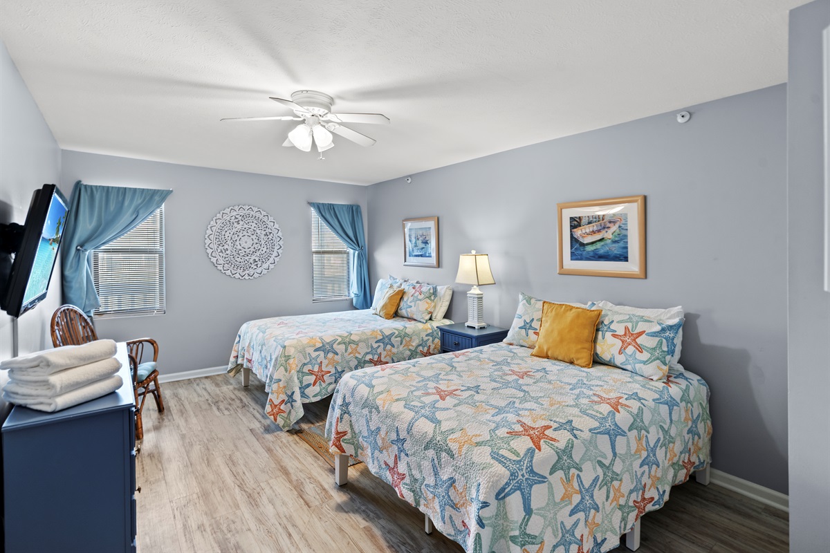 2nd Bedroom with 2 doubles