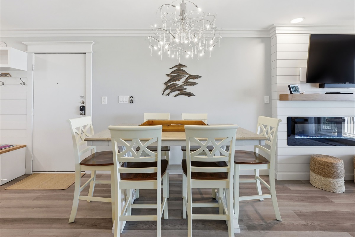 Coastal-inspired dining space with modern charm