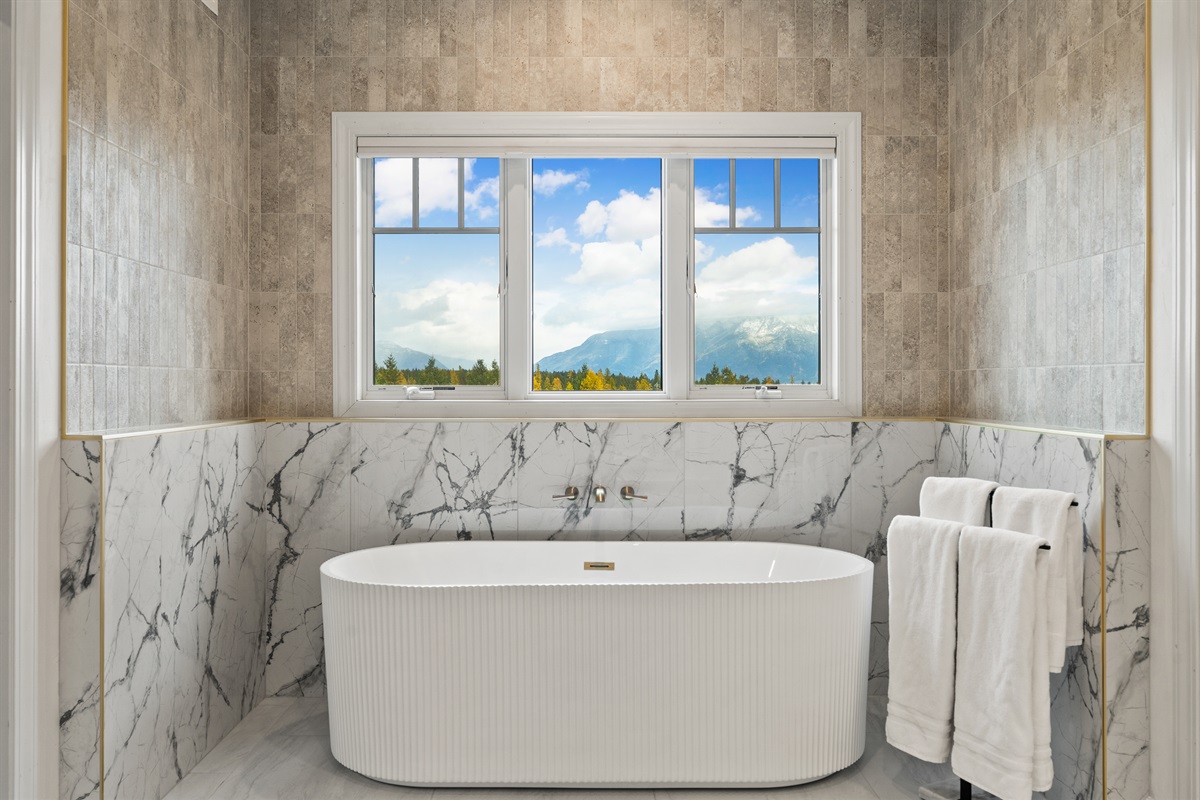 Soak, breathe, and let the view do the rest.