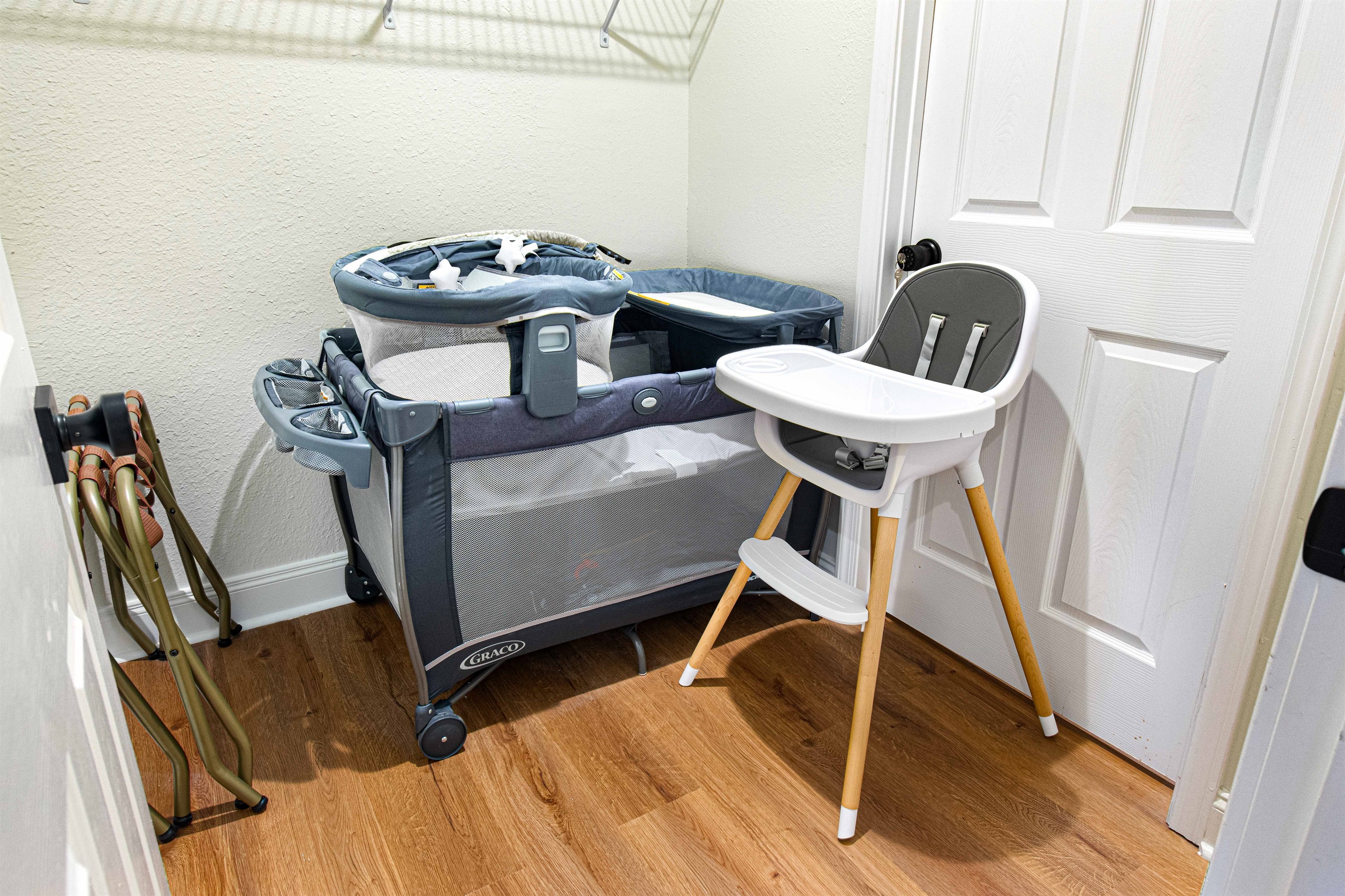 Traveling with little ones? Our home features a convenient high chair and Pack 'n Play for your comfort. Enjoy family meals together and ensure your baby has a safe place to sleep, making your stay easy and enjoyable for parents and kids alike!