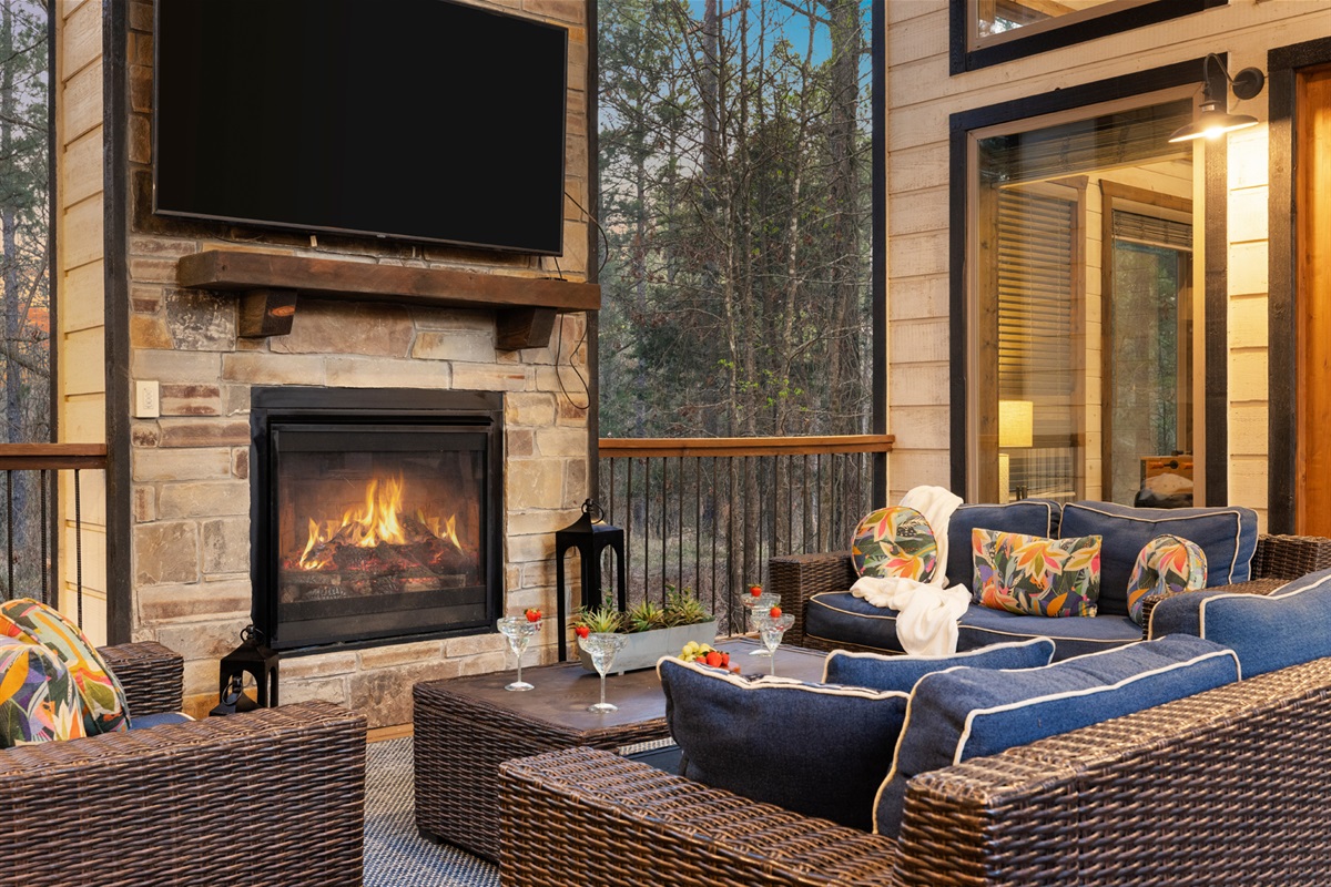 Indoor comfort meets outdoor glow. Settle in, sip something warm, and enjoy the calm at Piece of the Moon.