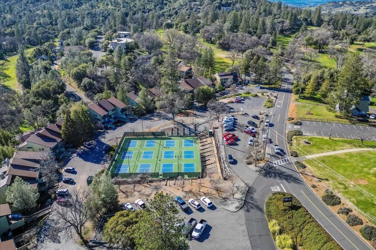 pickleball courts