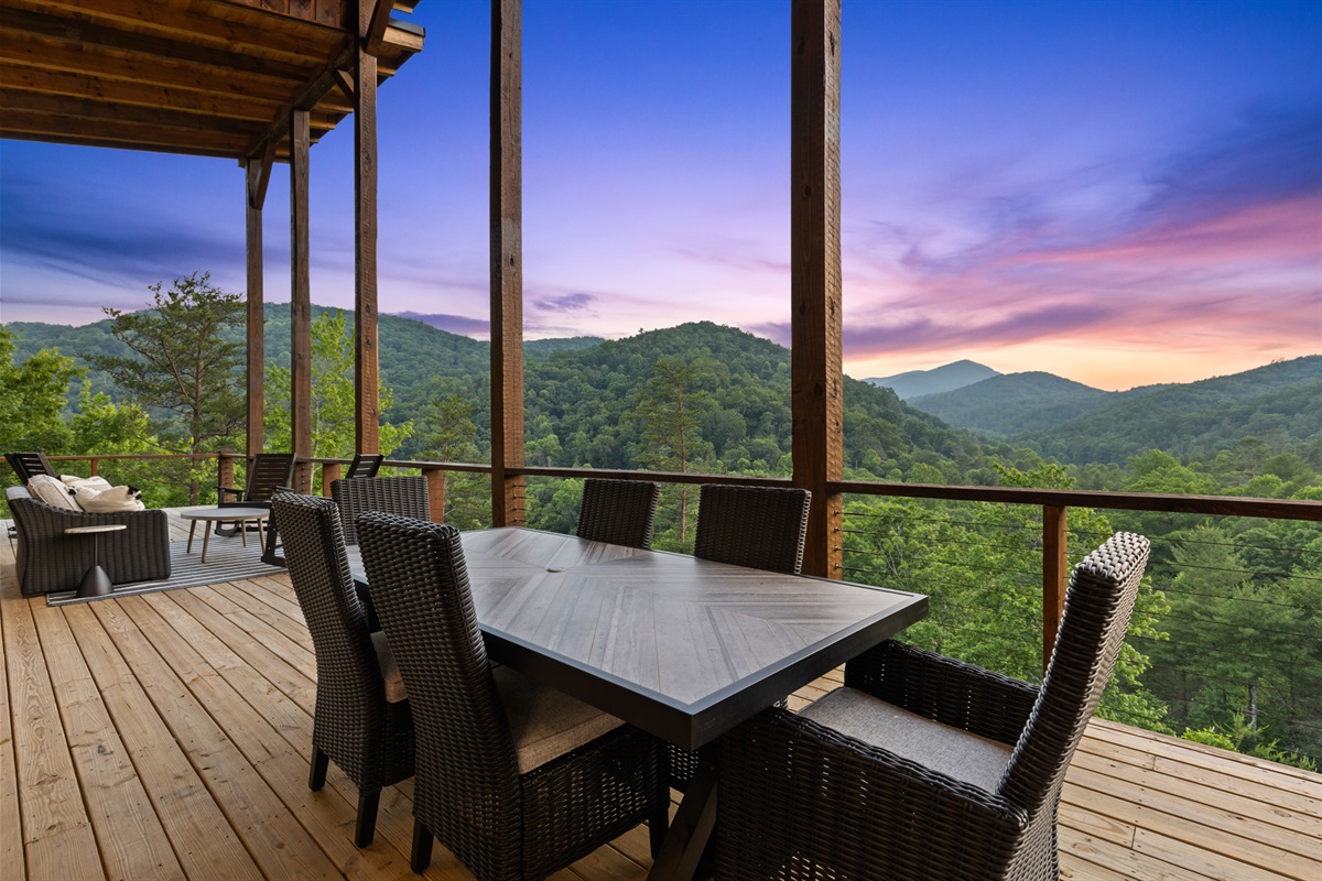 Dine in the fresh air, with views as your centerpiece.