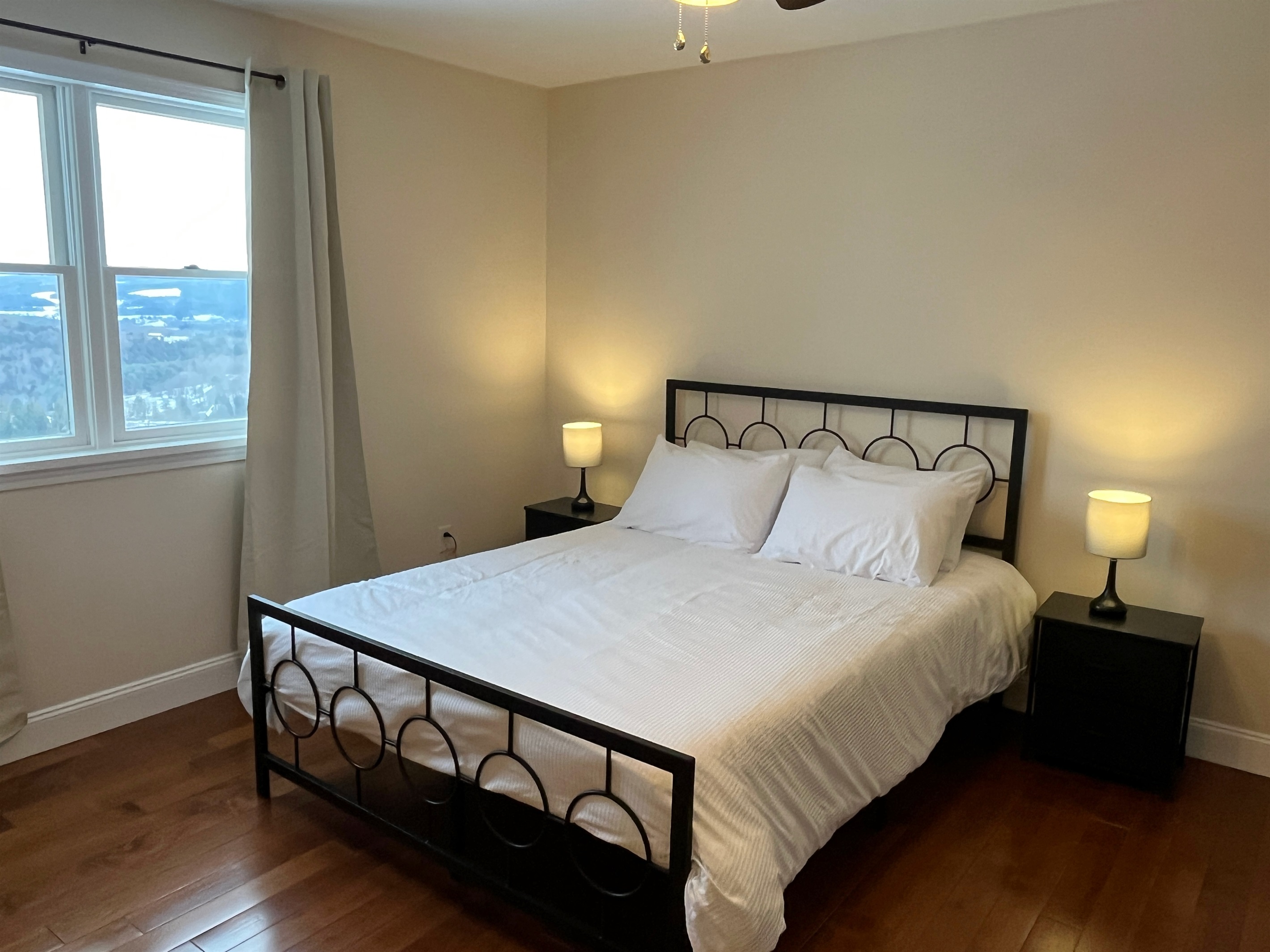 Queen bedroom #1 with ensuite bath