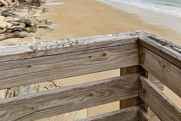 Note: Beach availability varies by tide; photos were captured during low tide in February 2026.