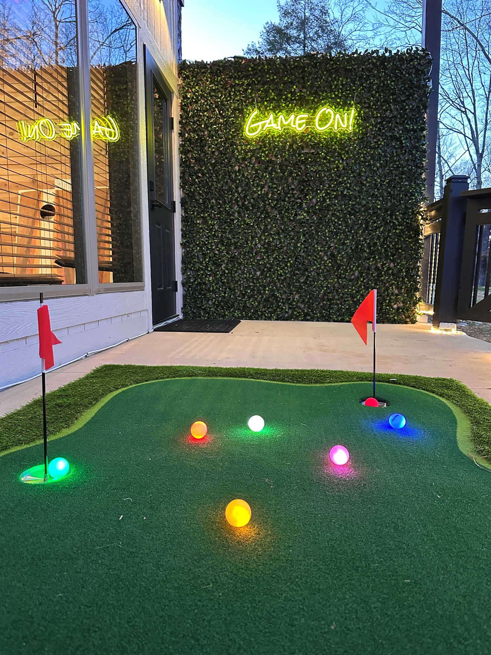 Private porch putting green