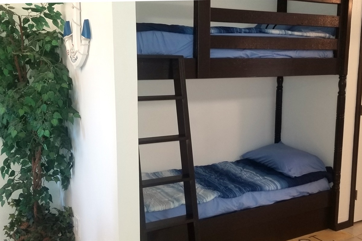 Bunk bed