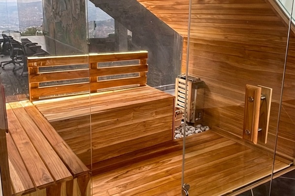 Get things steamy in the SAUNA 🧖‍♀️