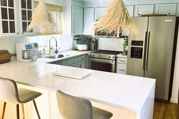 Modern, Full Stocked Kitchen