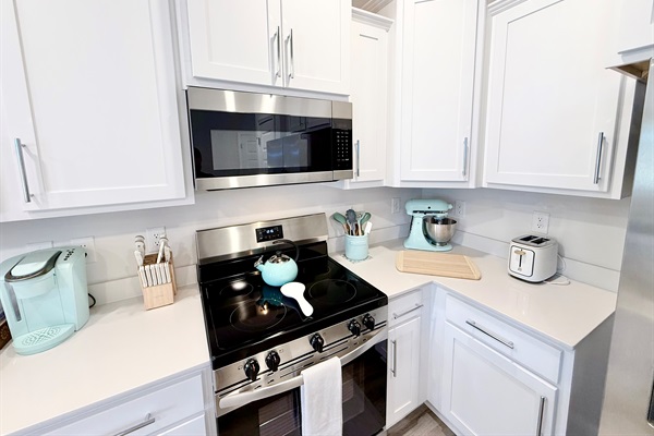 Our fully-stocked kitchen is perfect for preparing a gourmet meal for the whole family or making beach trip sandwiches!