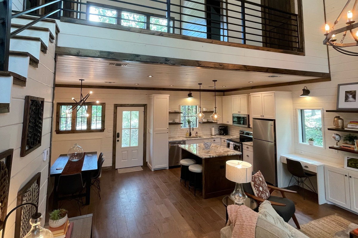 Vanilla Bean's magnificent kitchen and living areas...roomy and cozy all at the same time.