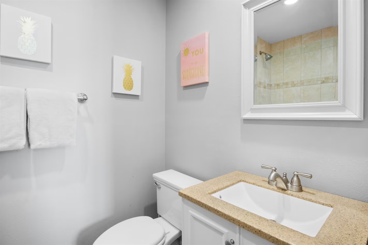 En suite bathroom to Main Floor Bedroom 1