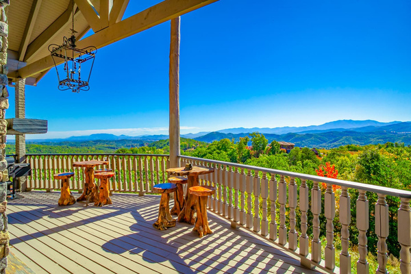 Balcony with Smoky Mountain views, Majestica Lodge