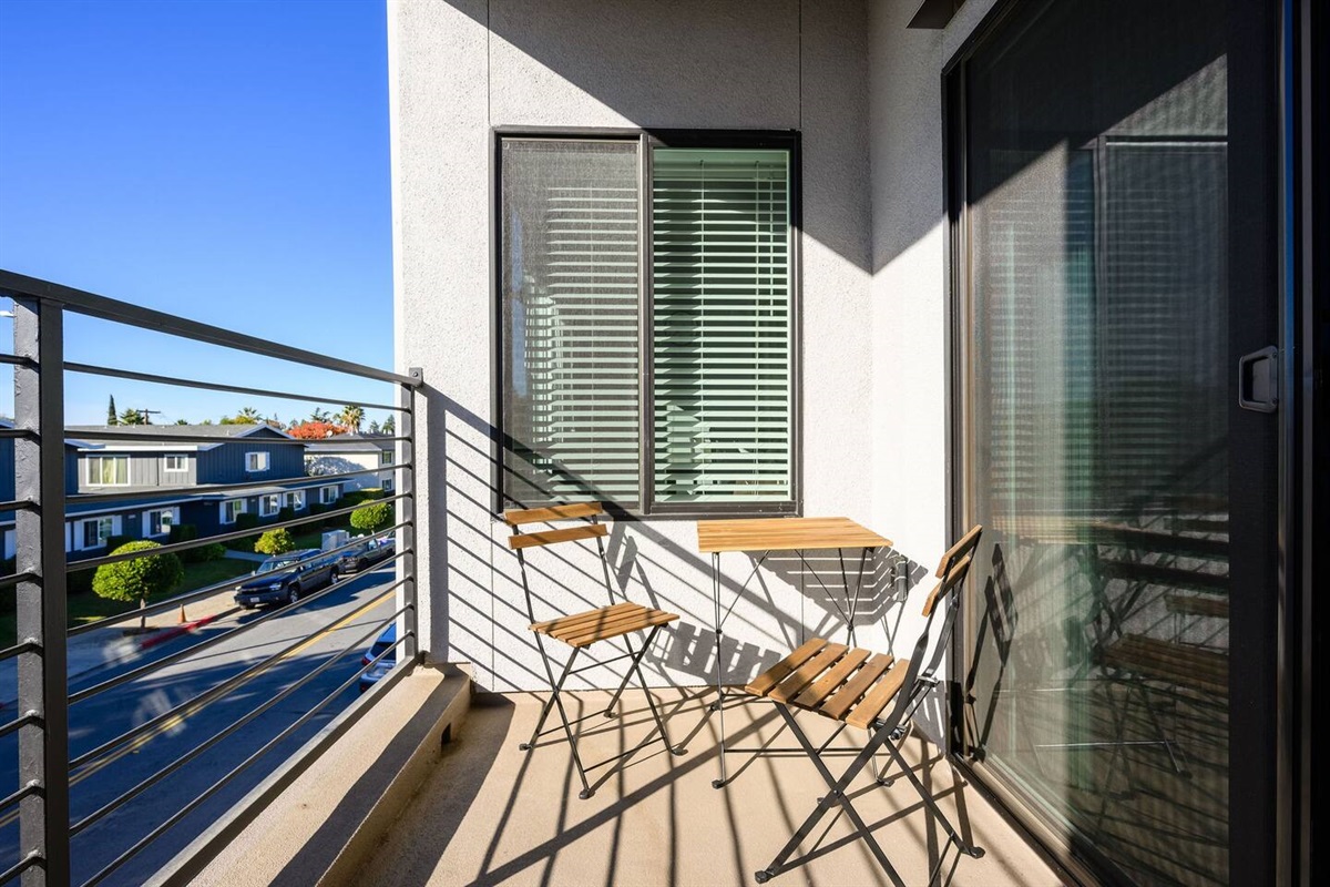 Patio table/seats