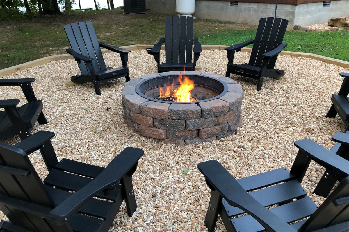 Fire pit with 6 chairs 