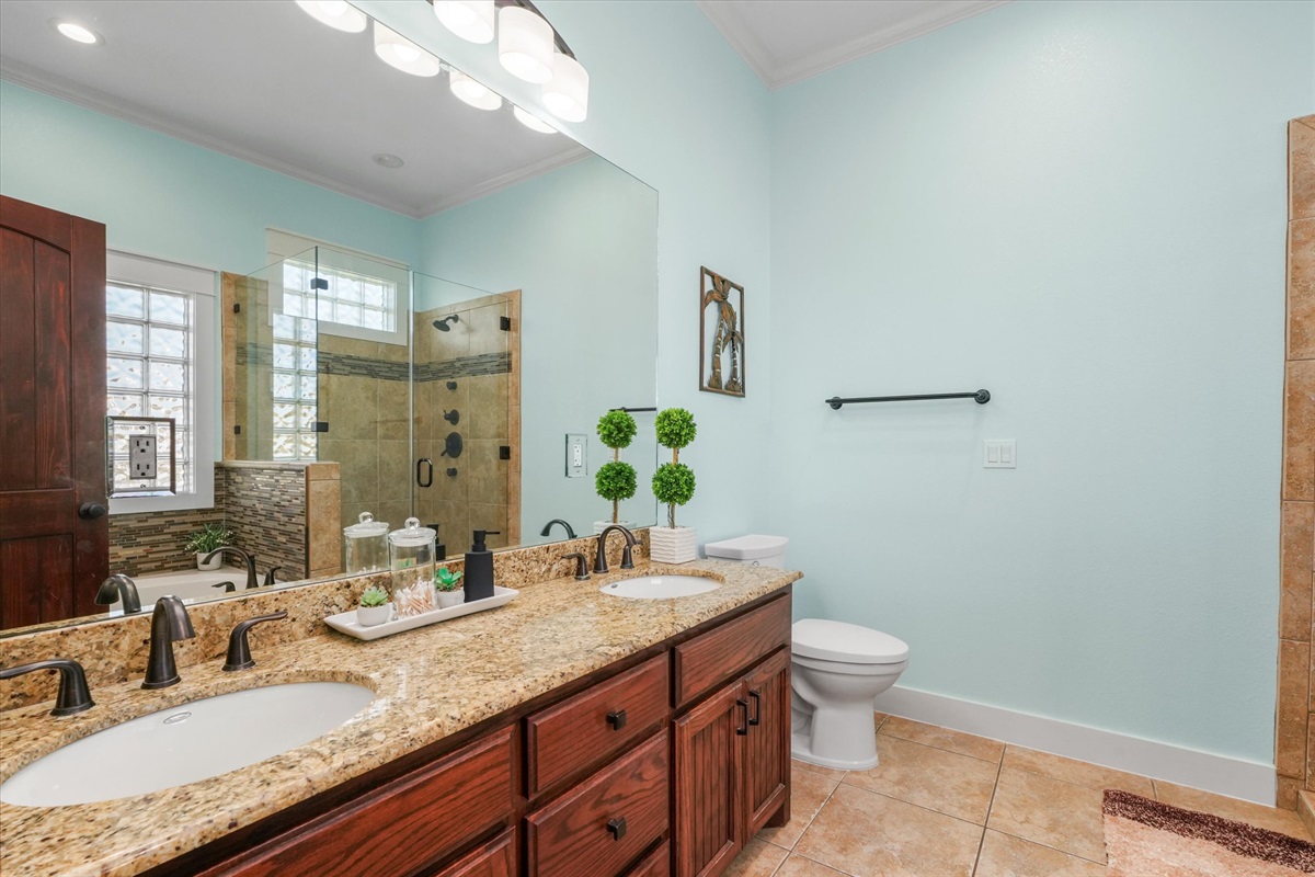 4c9edf75f0814b57b36e6acb1479e9ba Large | Beachhouse | Texas | TX | Vacation Homes | Galveston | Crystal Beach | Kokomo | Breezy Days | Beachfront Elegance | Sunrise Serenity | Southern Sands Property Management, LLC