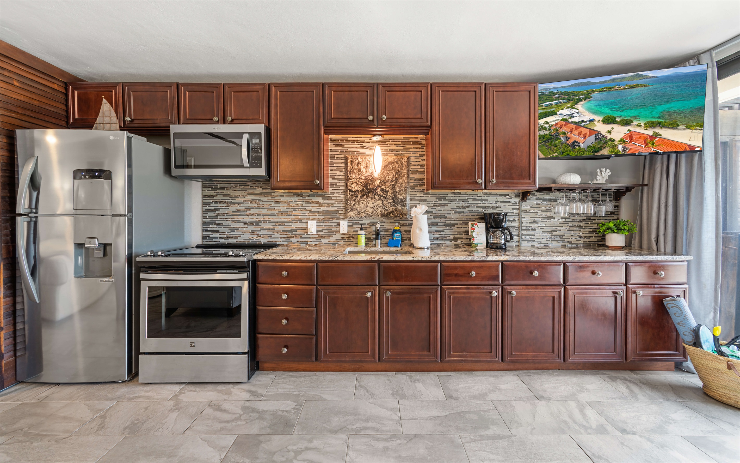 Full size appliances for cooking meals in the condo