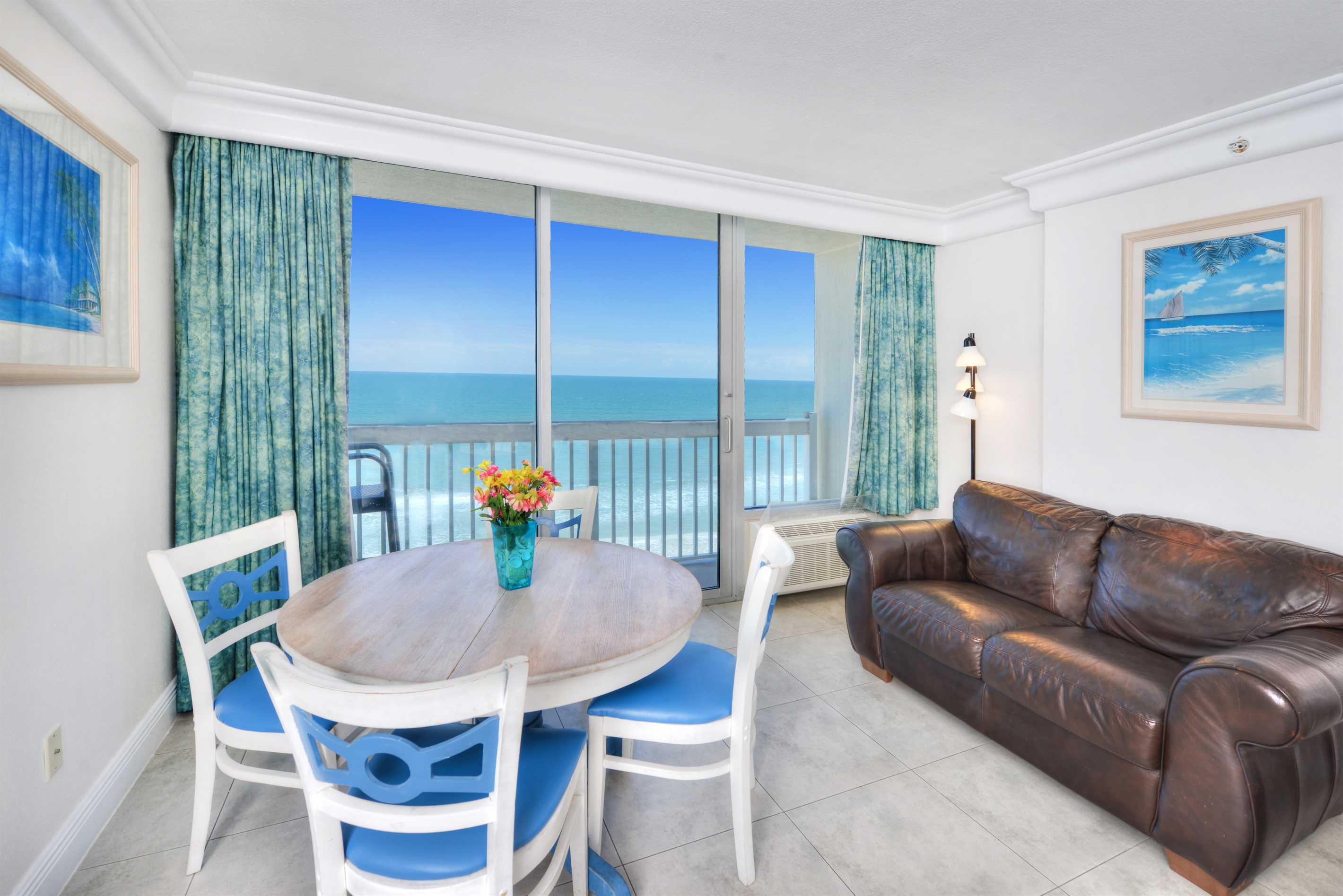 Oceanfront Balcony And Luxurious Comfort - Stunning Beach Retreat - Daytona Beach, FL
