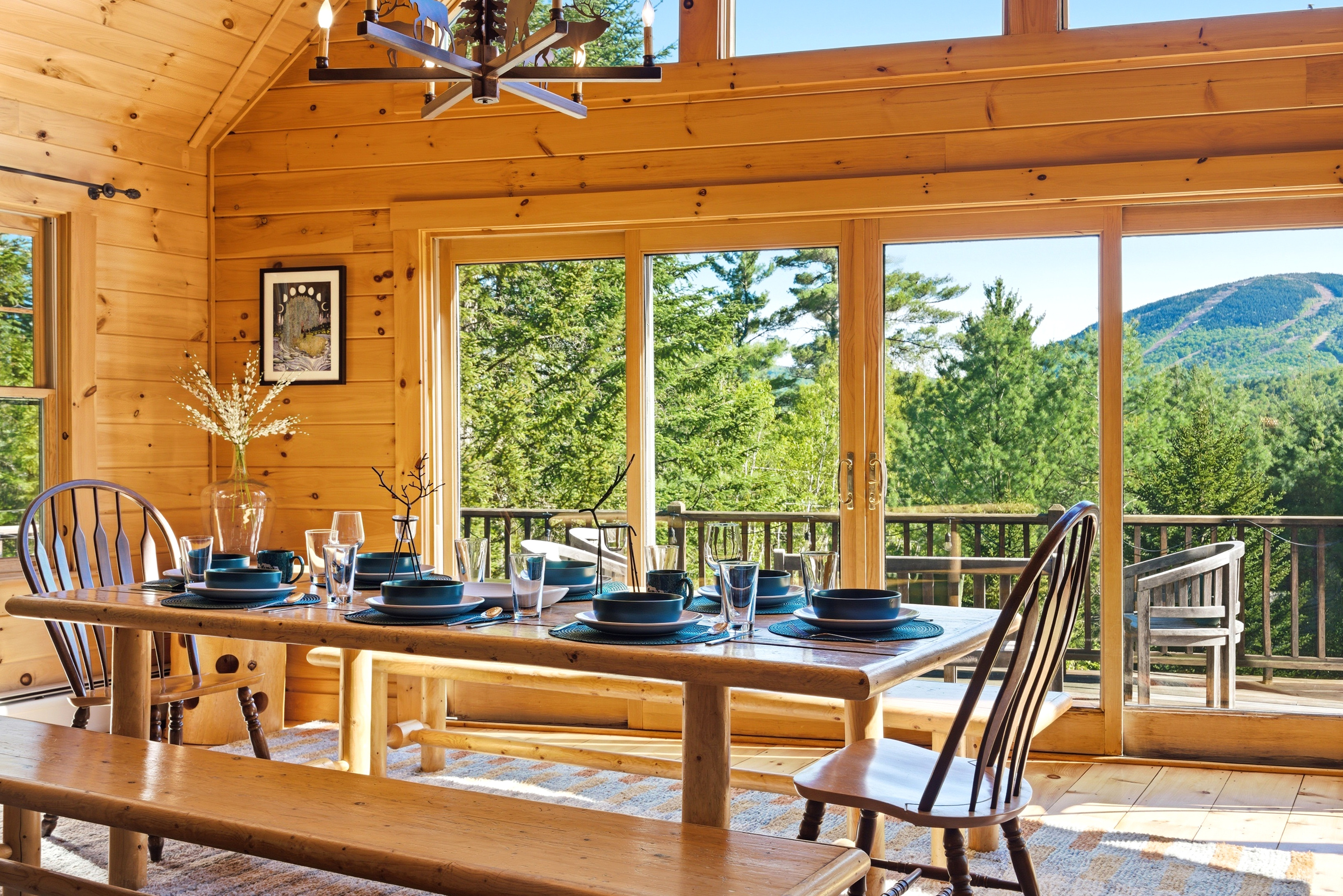 Enjoy memorable breakfasts, dinners, and conversations surrounded by natural light and forest views.