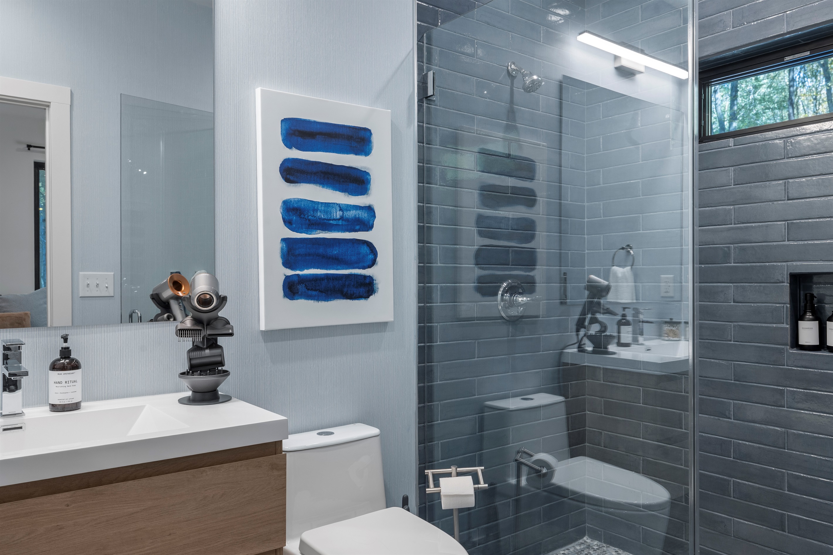 Primary en suite bath with walk-in shower