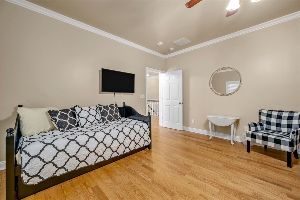 Daybed and trundle In king #4