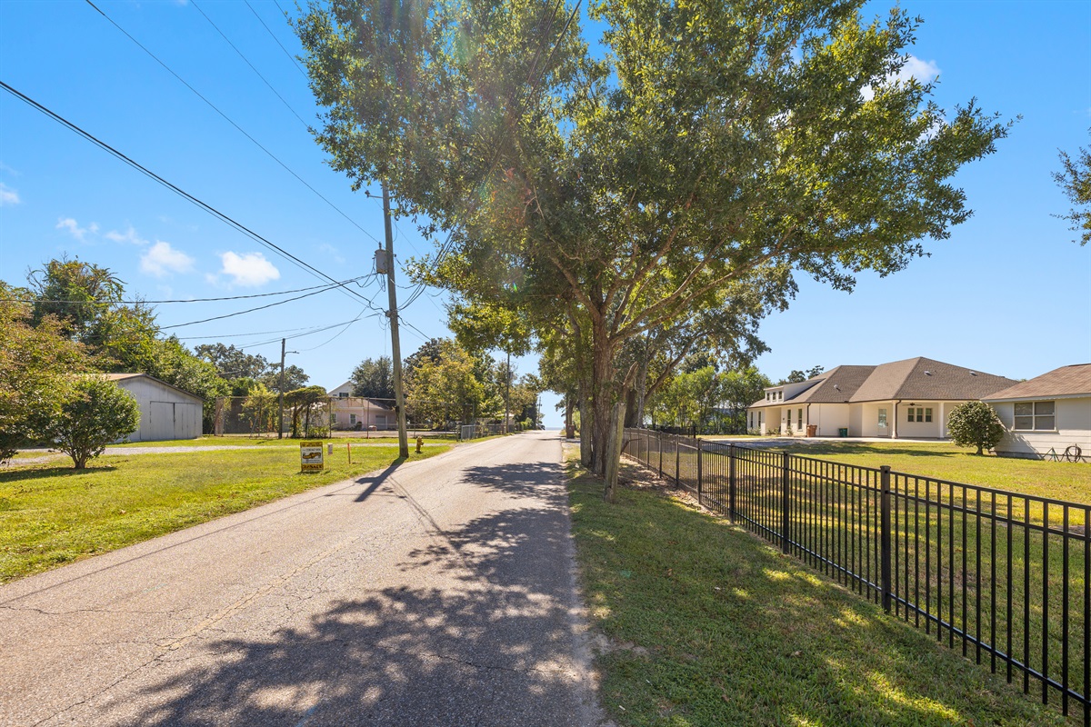 Just a 3-minute walk to the sandy beaches of Pass Christian!