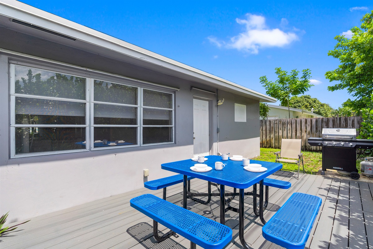 Private Patio!